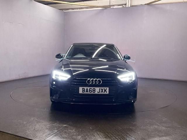 Second-hand Audi A4 Black Edition 150 CP (110 kW) 2019 Negru Berlinǎ
