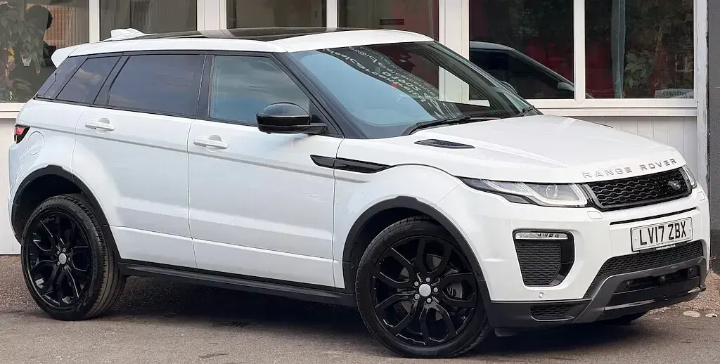 Used Land Rover Range Rover evoque HSE Dynamic 240 HP (176 kW) 2017 White Estate