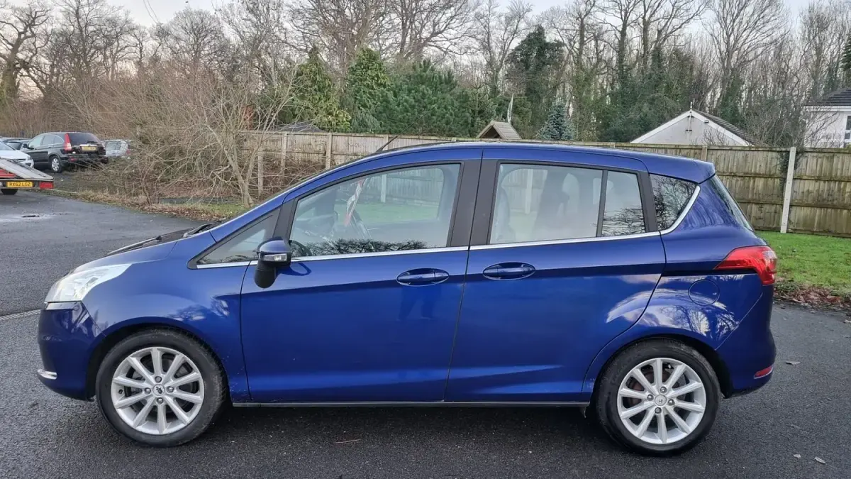 Used Ford B-MAX Titanium 105 HP (77 kW) 2015 Blue MPV