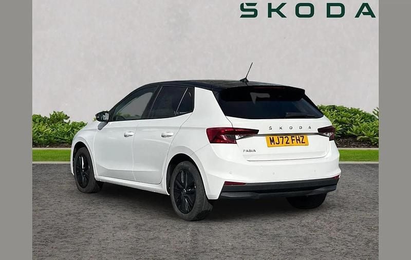 Used Skoda Fabia Colour Edition 108 HP (79 kW) 2022 White Hatchback