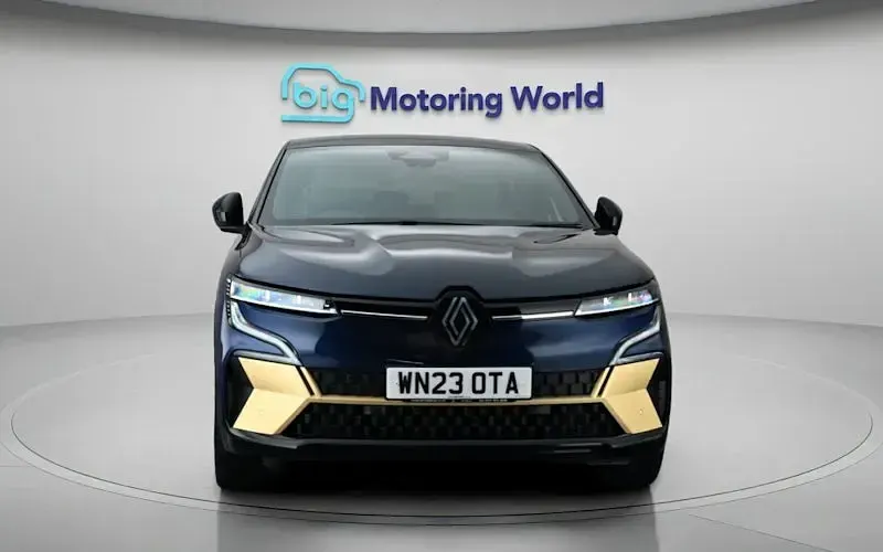 Used Renault Mégane Iconic 160 kW (218 HP) 2023 Blue and black Hatchback