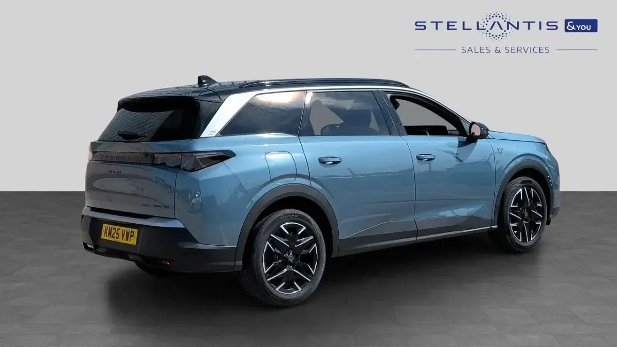Used Peugeot 5008 GT 134 HP (98 kW) 2025 Blue SUV