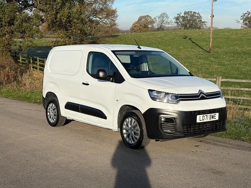 White Used 2021 Citroën Berlingo | £9,290 (Good price) - Image 1/4