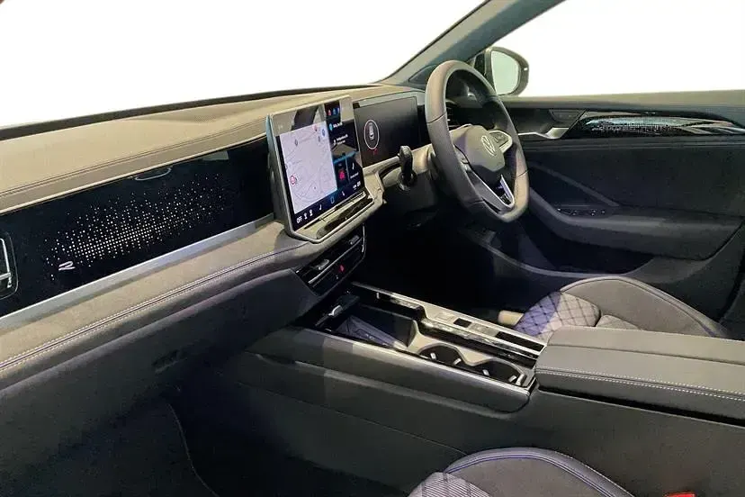 New VW Passat R-line 150 HP (110 kW) 2026 Grenadilla black Estate