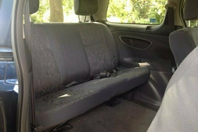 Used Toyota Previa 114 HP (83 kW) 2004 MPV