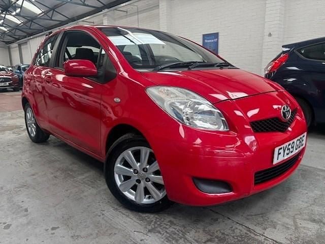 Red Used 2009 Toyota Yaris Hatchback | £2,490 (Fair price) - Image 1/4