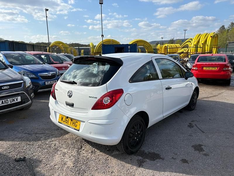 Used Vauxhall Corsa S 2011 White Hatchback