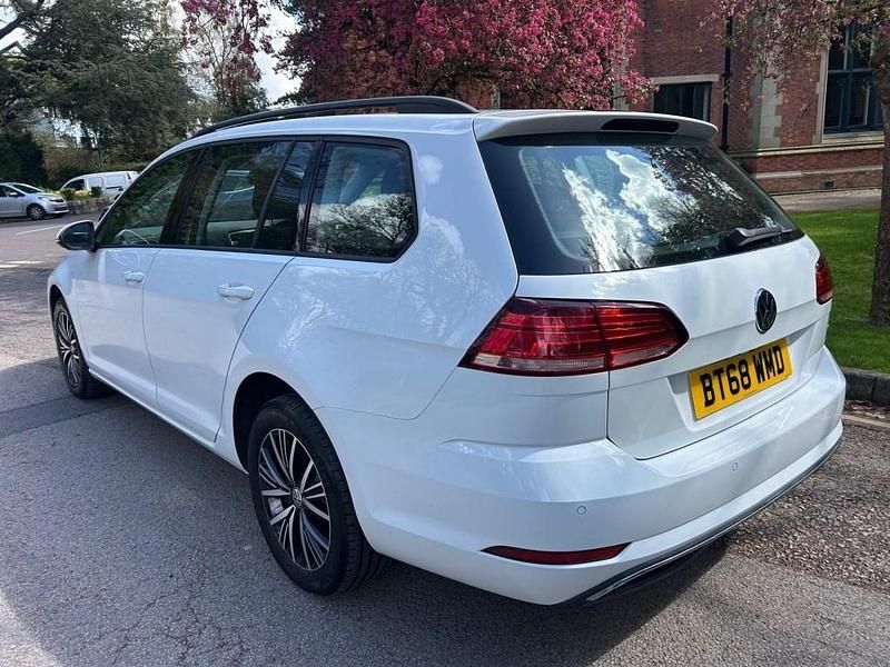 Used VW Golf VII SE 115 HP (84 kW) 2018 White Estate