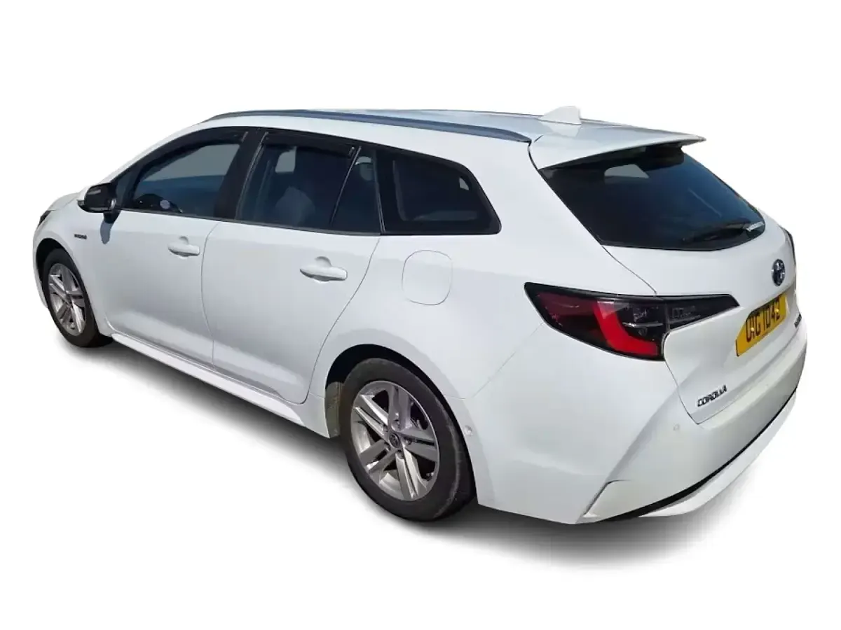 Used Toyota Corolla 122 HP (89 kW) 2021 White Estate