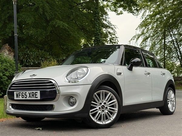 Silver Used 2015 Mini Cooper Hatch Hatchback | £7,300 (Good price) - Image 1/1