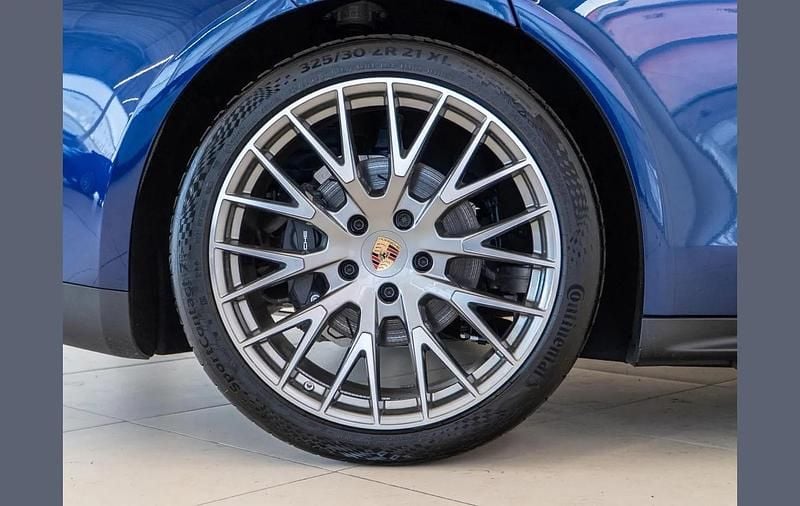 Used Porsche Panamera 348 HP (255 kW) 2025 Blue Hatchback