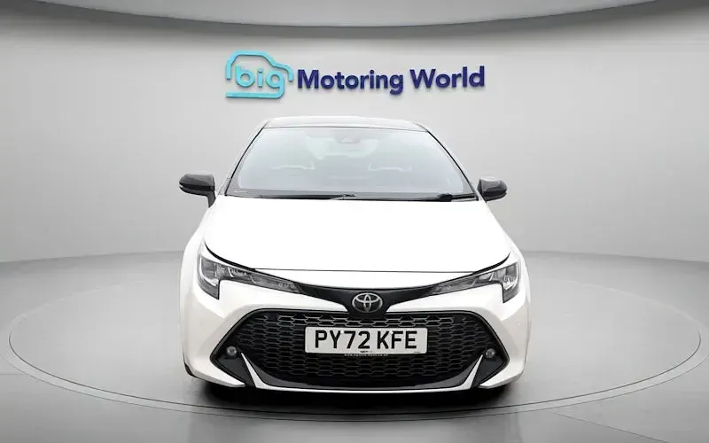 Used Toyota Corolla Sport 140 HP (102 kW) 2022 White Hatchback