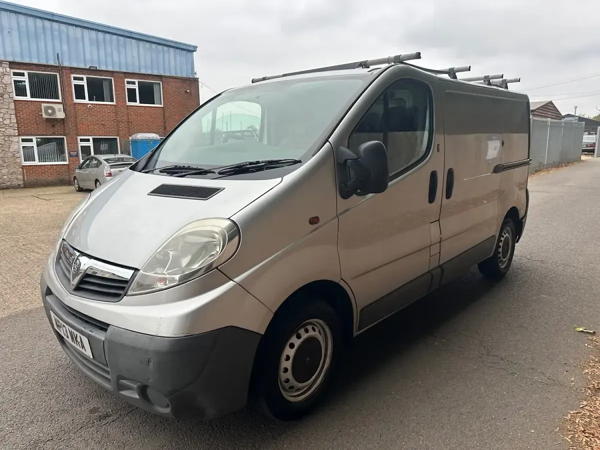 Used Vauxhall Vivaro 90 HP (66 kW) 2013 Silver MPV