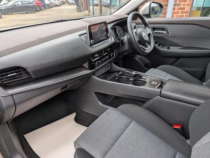 Used Nissan X-Trail Acenta Premium 204 HP (150 kW) 2024 Silver SUV