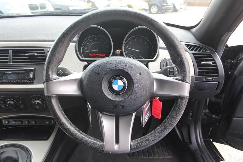 Used BMW Z4 2005 Sapphire black metallic Cabriolet