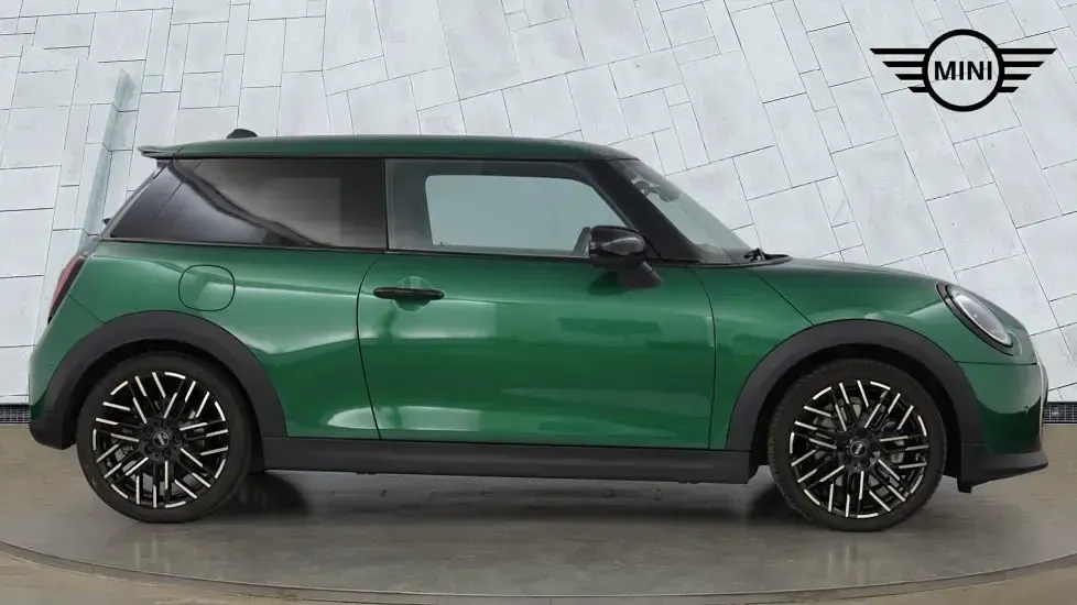 Used Mini Cooper S Hatch 201 HP (147 kW) 2024 Green Hatchback