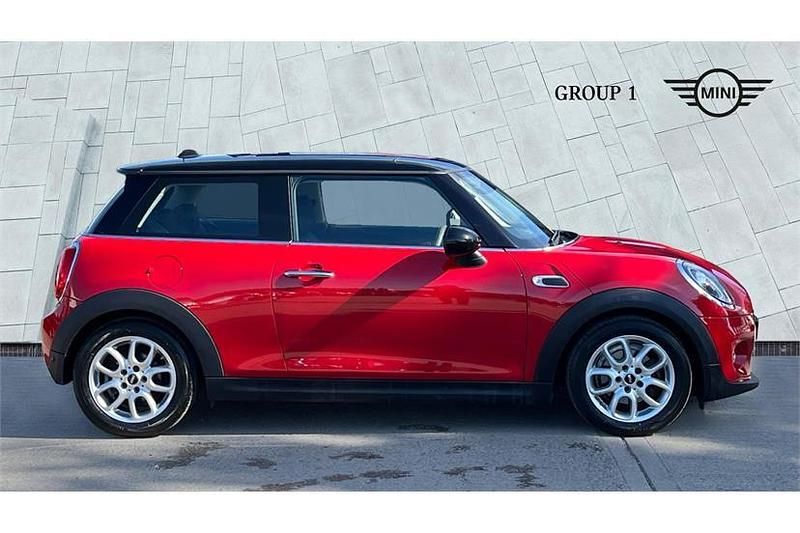 Used Mini Cooper 136 HP (100 kW) 2018 Red Hatchback