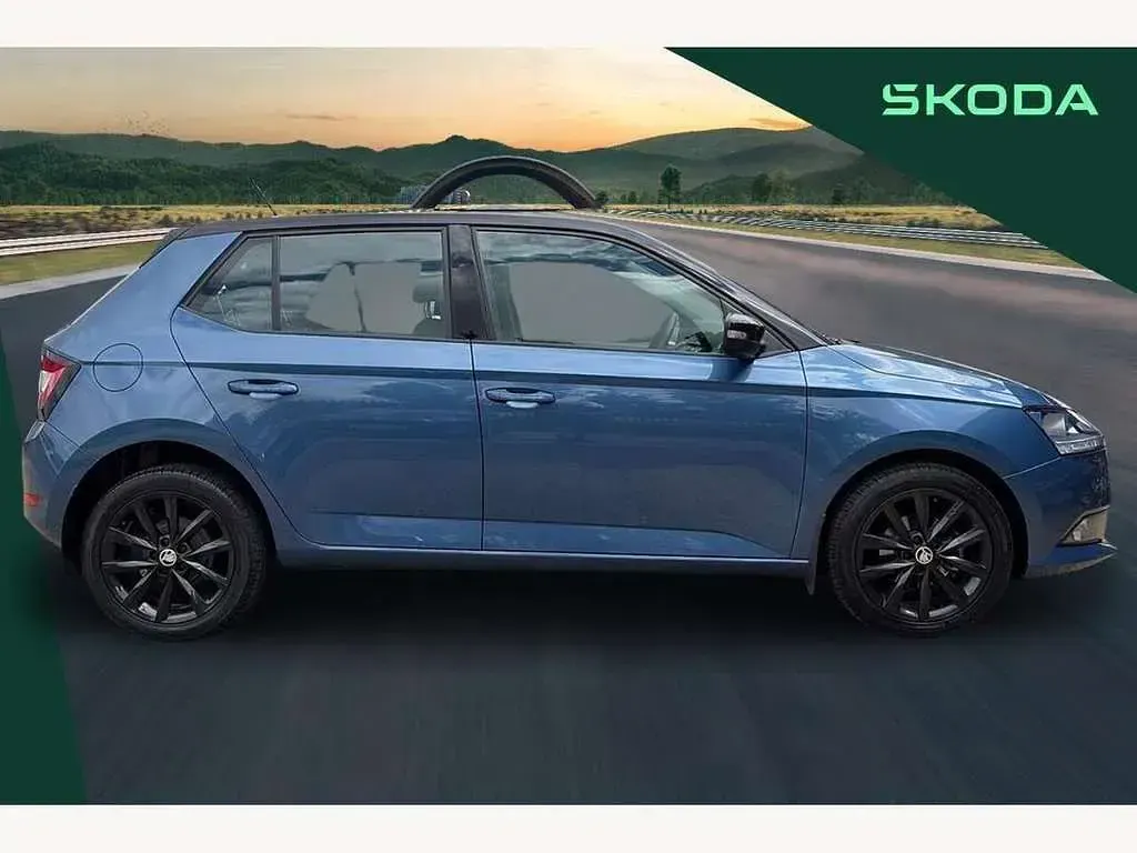 Used Skoda Fabia Colour Edition 94 HP (69 kW) 2021 Titan blue Hatchback