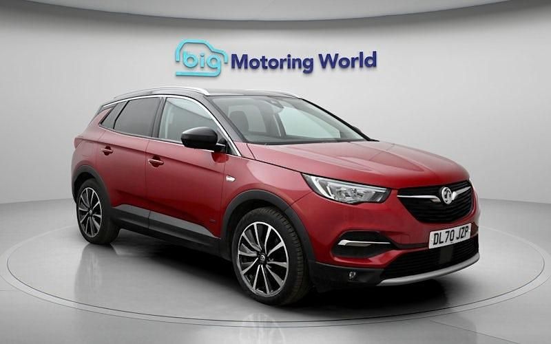 Used Vauxhall Grandland X Business Edition 300 HP (220 kW) 2020 Red SUV