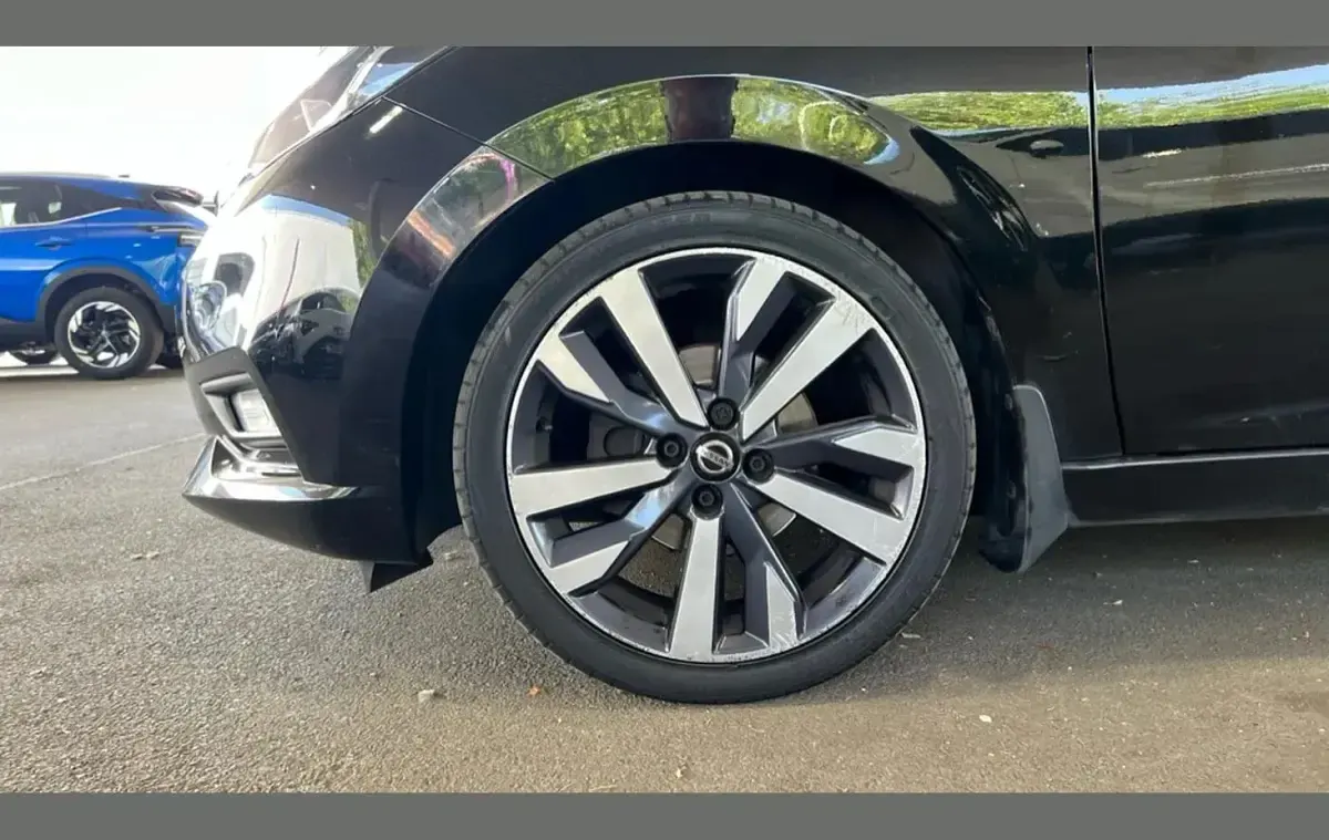 Used Nissan Micra Tekna 90 HP (66 kW) 2018 Black Hatchback