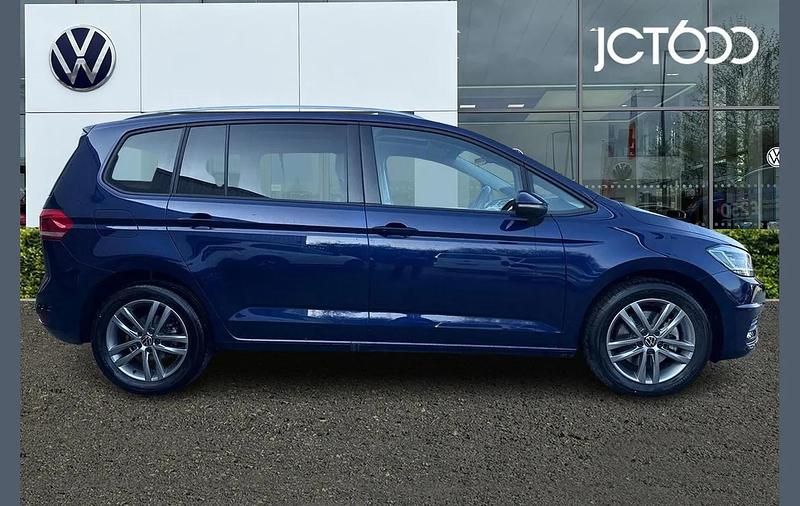 Used VW Touran Match 150 HP (110 kW) 2025 Blue MPV