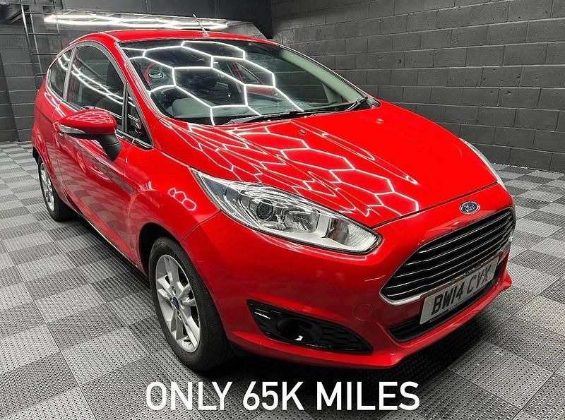 Used Ford Fiesta Zetec 2014 Red Hatchback