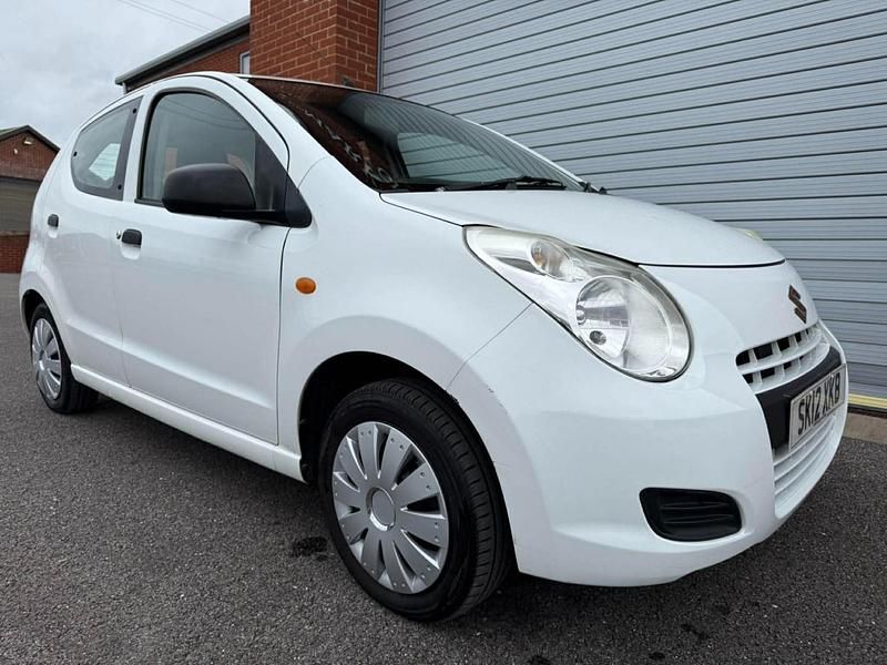 Used Suzuki Alto 68 HP (50 kW) 2012 White Hatchback
