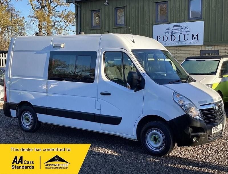 Used Vauxhall Movano 130 HP (95 kW) 2018 White MPV