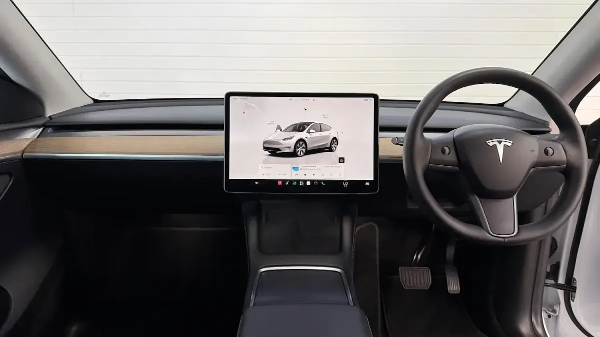 Used Tesla Model Y Long Range AWD 85 kW (116 HP) 2022 White SUV