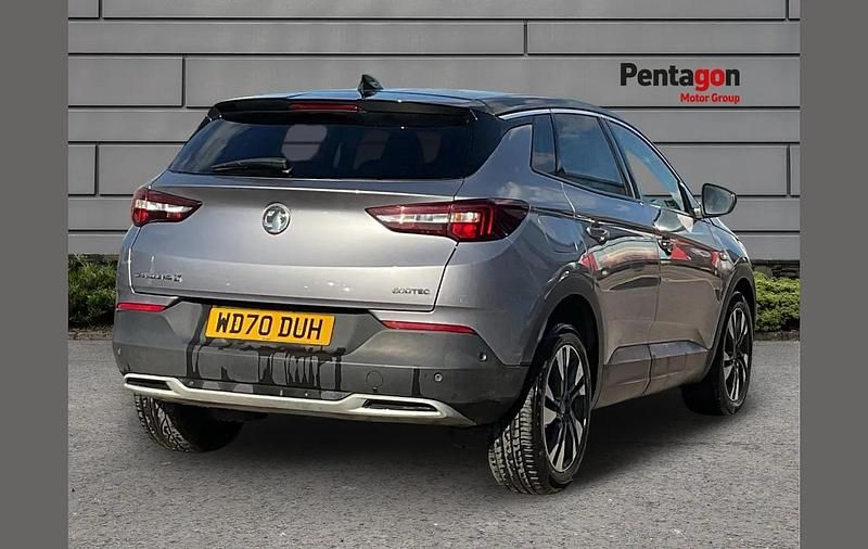 Used Vauxhall Grandland X SRi 128 HP (94 kW) 2020 Grey SUV