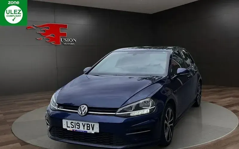 Used VW Golf VII R-line 150 HP (110 kW) 2019 Hatchback