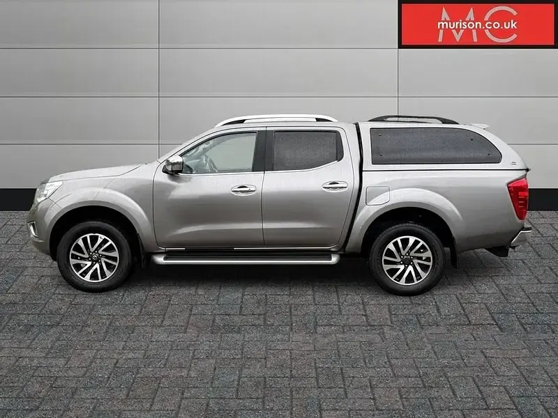 Used Nissan Navara Tekna 187 HP (137 kW) 2017 Grey Pickup