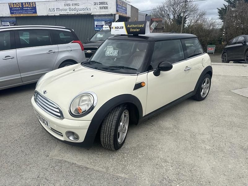 Used Mini Cooper Hatch 2009 White Hatchback