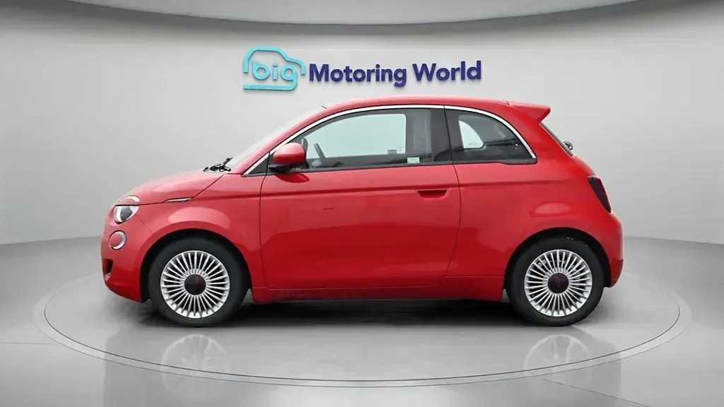 Second-hand Fiat 500e Red 69 kW (95 CP) 2022 Hatchback