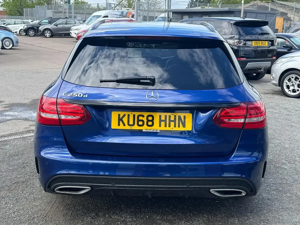 Used Mercedes C250 AMG Line Premium Plus 204 HP (150 kW) 2018 Blue Estate
