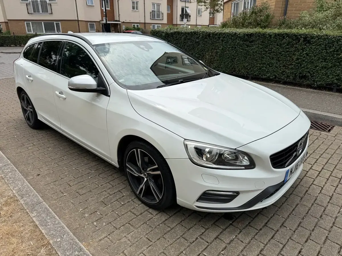 Used Volvo V60 R-Design 2016 White Estate