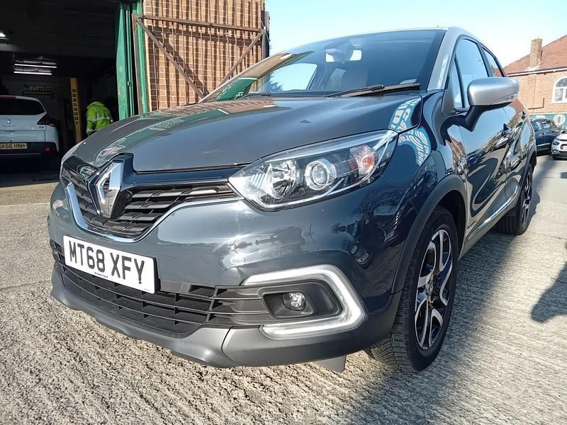 Used Renault Captur Iconic 90 HP (66 kW) 2018 Blue/silver SUV