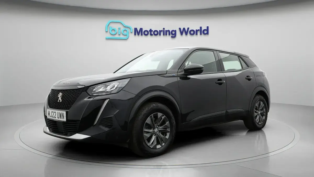 Used Peugeot e-2008 Active Premium 98 kW (134 HP) 2022 Black SUV