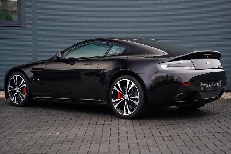 Used Aston Martin V12 Vantage 565 HP (415 kW) 2018 Onyx black Hatchback