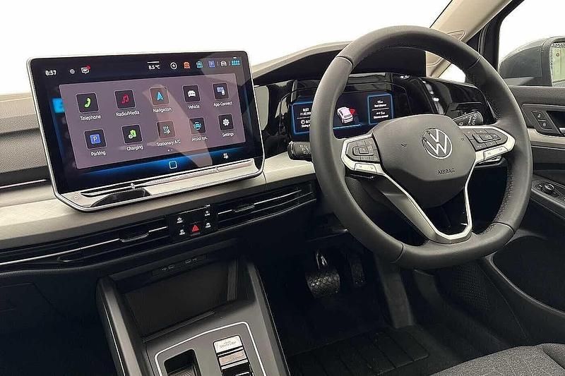 New VW Golf VIII Match 204 HP (150 kW) 2025 Grey Hatchback