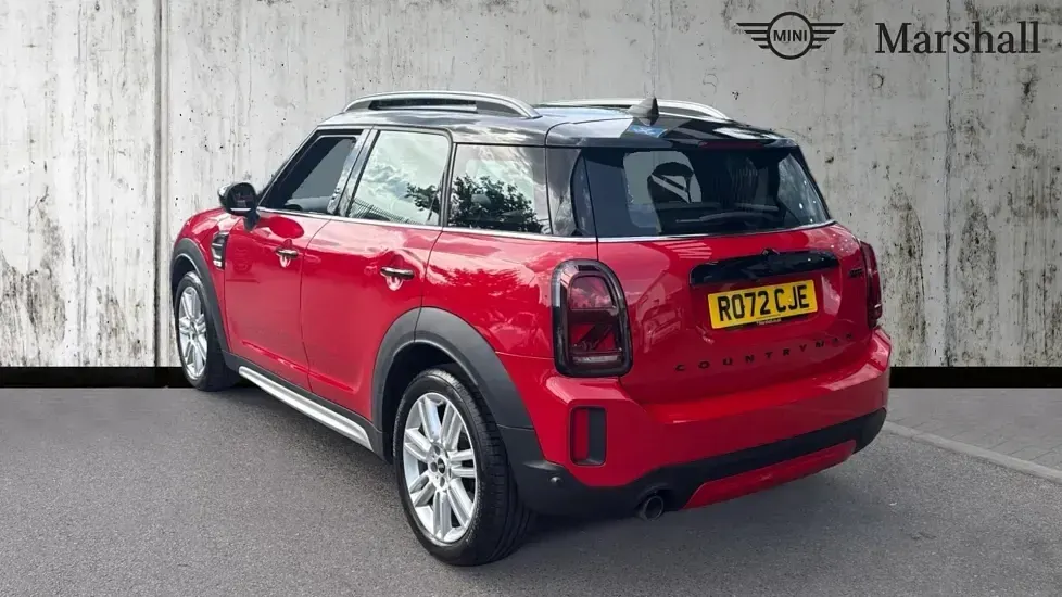 Used Mini Cooper Countryman Exclusive 136 HP (100 kW) 2022 Chili red SUV