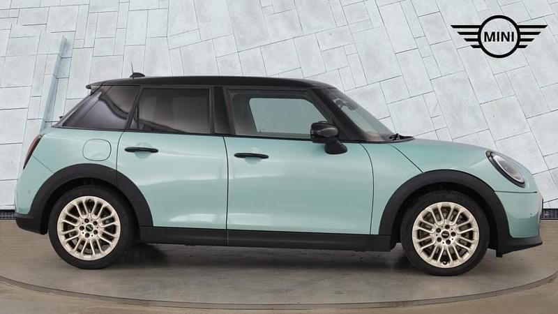 Used Mini Cooper Hatch 113 kW (154 HP) 2025 Green Hatchback