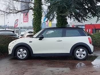 Used Mini Cooper Classic 136 HP (100 kW) 2019 White Hatchback