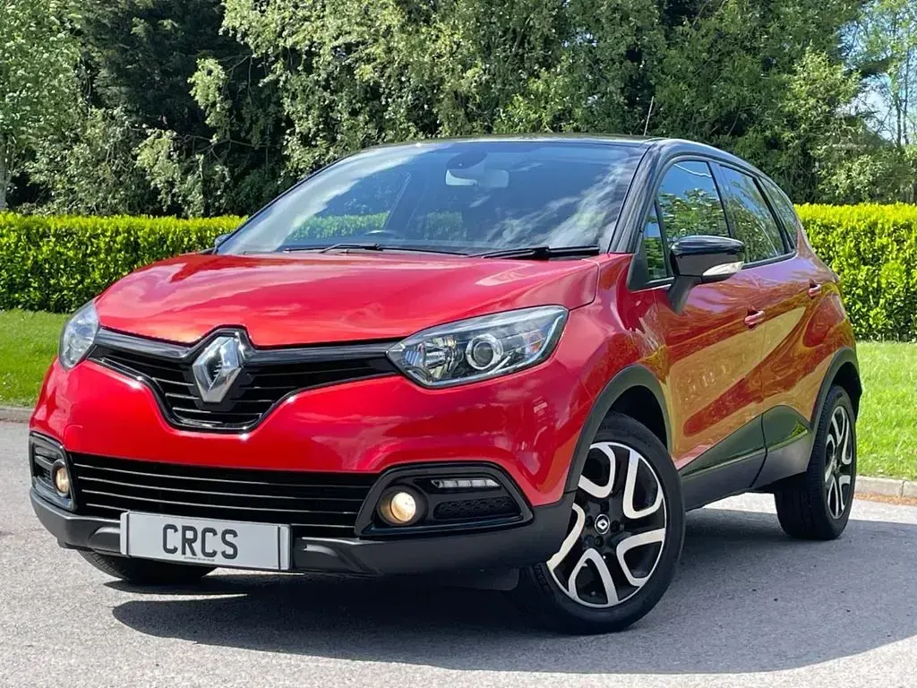 Used Renault Captur Dynamique 90 HP (66 kW) 2017 Red SUV