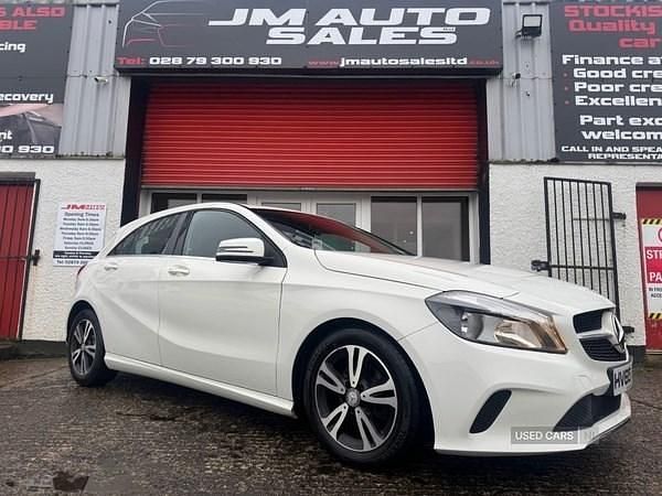 Used Mercedes A180 SE 109 HP (80 kW) 2015 White Hatchback