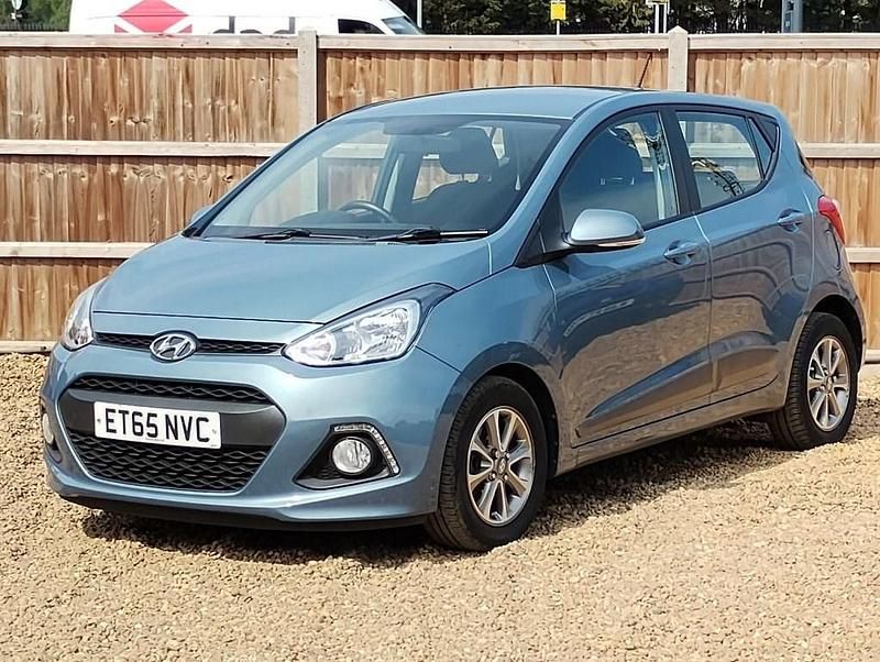 Blue Used 2016 Hyundai i10 Premium Hatchback | £4,400 (Fair price) - Image 1/4