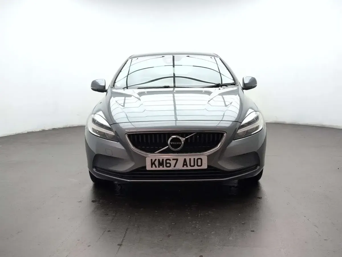 Used Volvo V40 Momentum 2017 Grey Hatchback