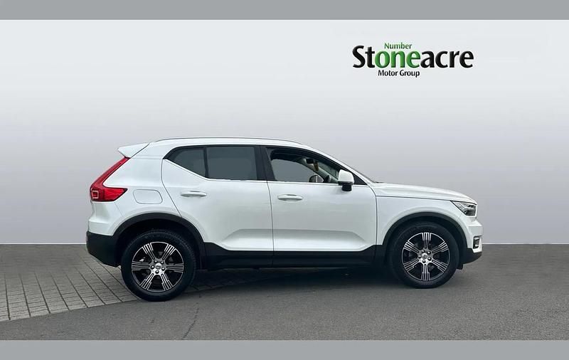 Used Volvo XC40 Inscription 161 HP (118 kW) 2020 White SUV