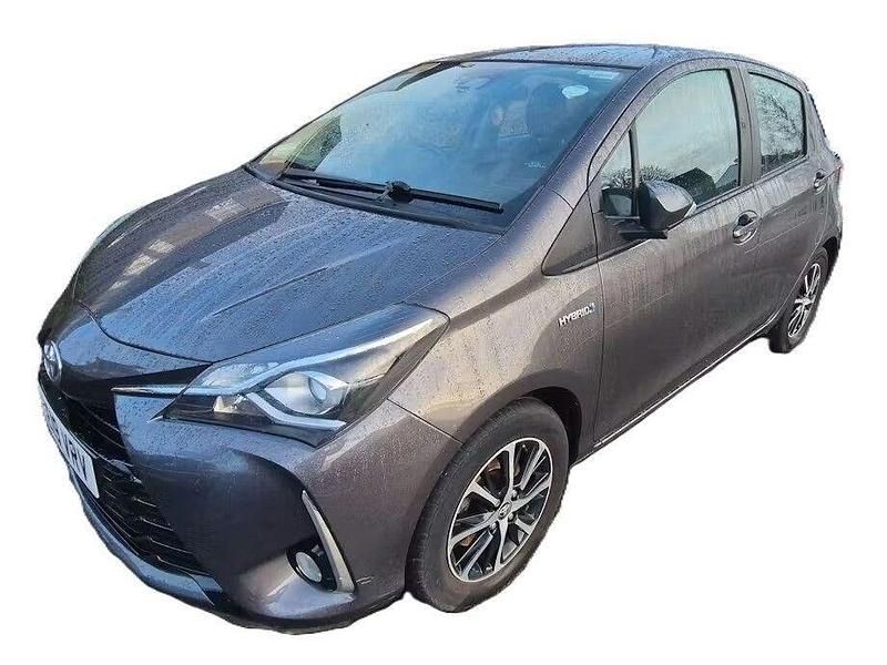 Used Toyota Yaris Hybrid 100 HP (73 kW) 2019 Grey Hatchback