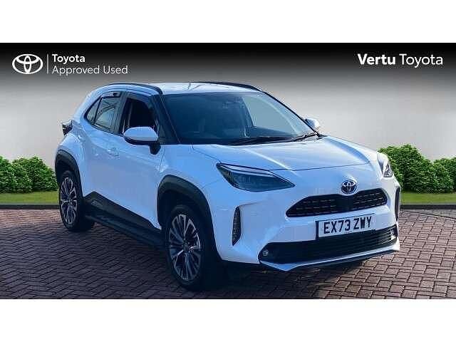 White Used 2023 Toyota Yaris Hybrid SUV | £23,499 (A bit pricey) - Image 1/4
